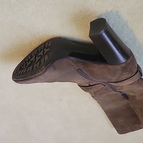 Coach Size 7 Brown Suade Boots - Picture 6 of 10